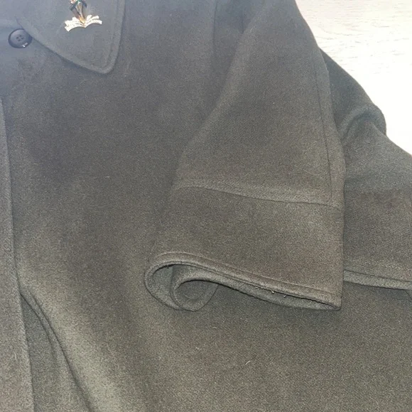 Poncho - Picture 3 of 4